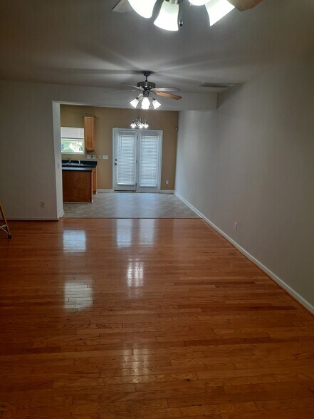 Building Photo - 508 Sternwheel Way