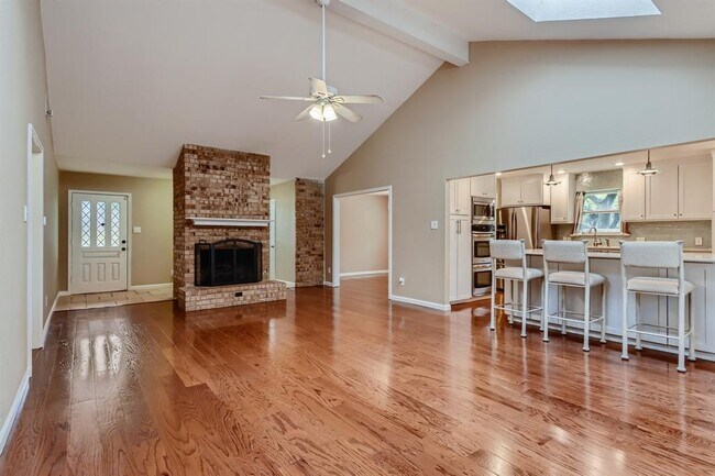 Building Photo - 6811 Hitching Post Cir