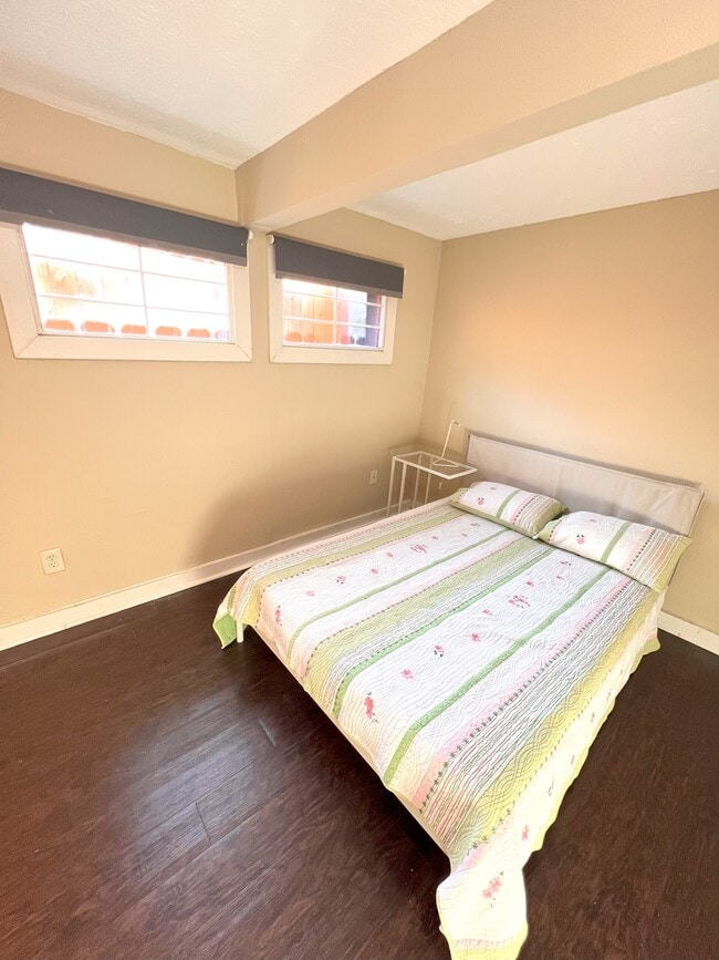 Building Photo - 4704 Chenevert St