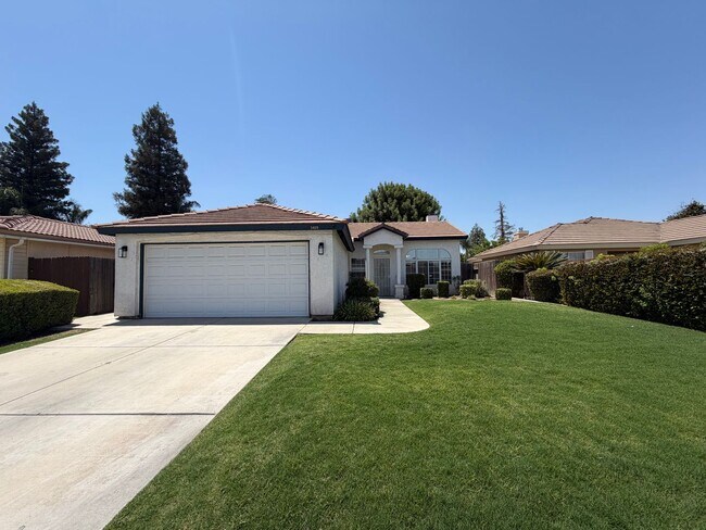 Building Photo - Riverlakes Community 4 Bedroom!