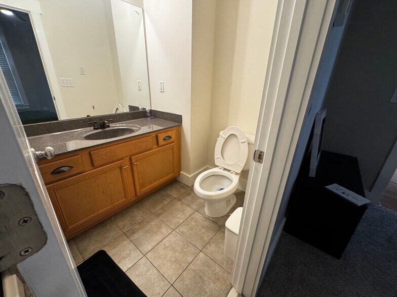 Building Photo - Room in Townhome on Liberty Commons Dr NW