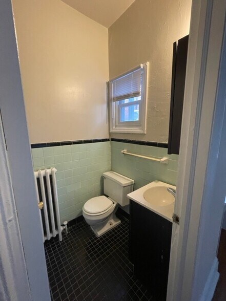 Building Photo - 4419 Osage Ave