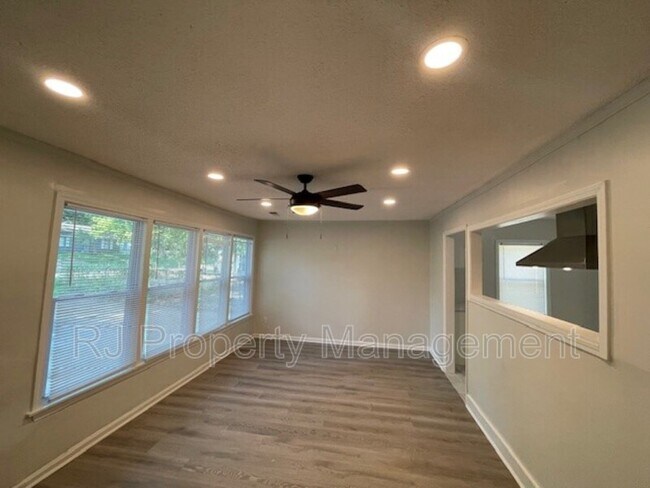 Building Photo - 4380 Reed Ave
