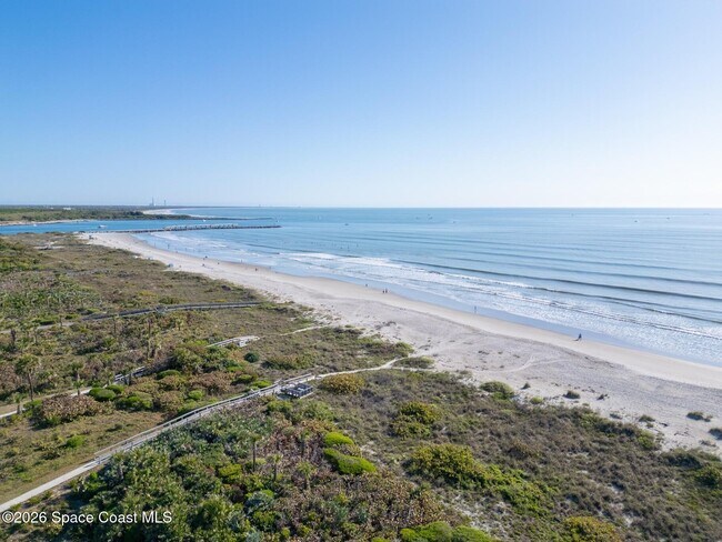 Building Photo - 601 Shorewood Dr