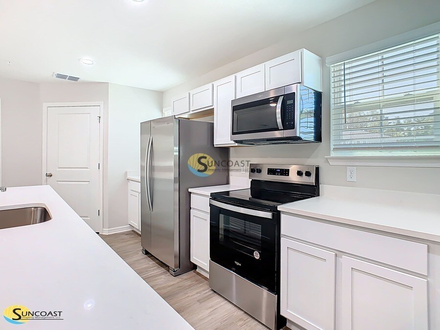 Building Photo - 3821 SW 43rd Ct