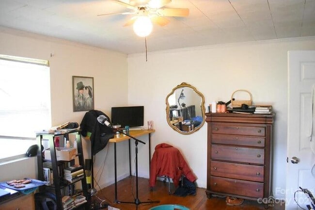 Building Photo - 49 Fenix Dr SW