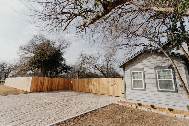 Building Photo - 3729-3727 N 24th St