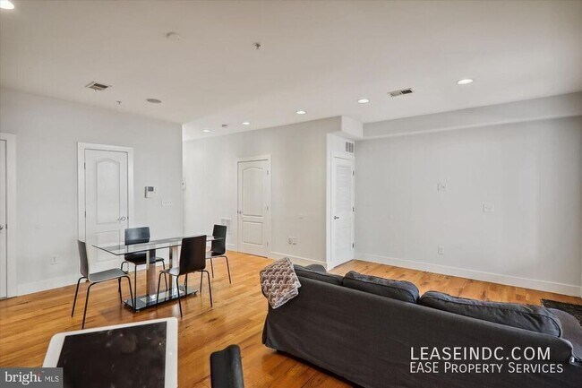 Building Photo - 515 N Street NW-#2