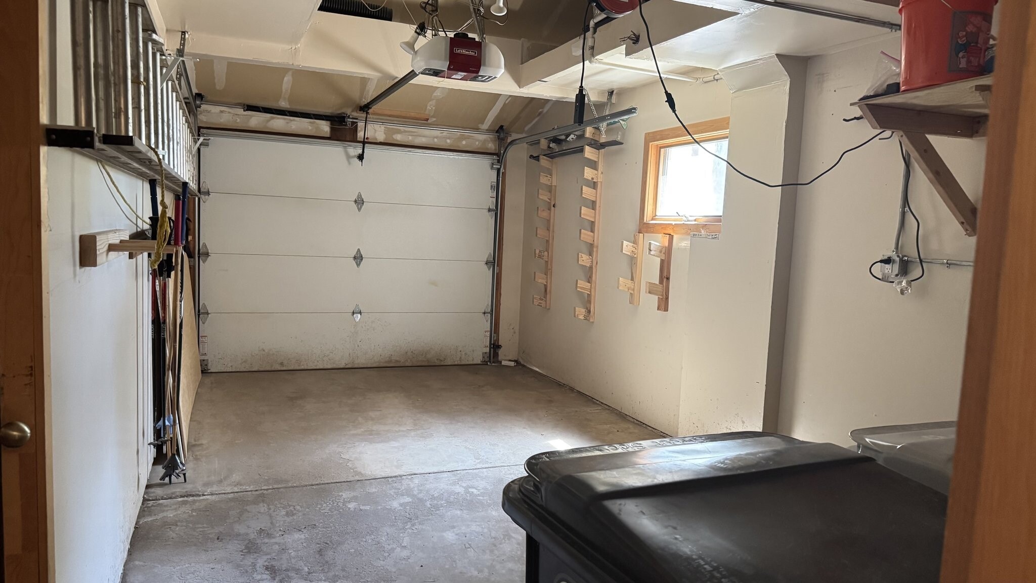 Building Photo - 24728 Foothills Dr N