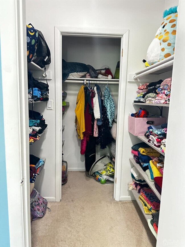 Building Photo - 107 Thoreau Dr