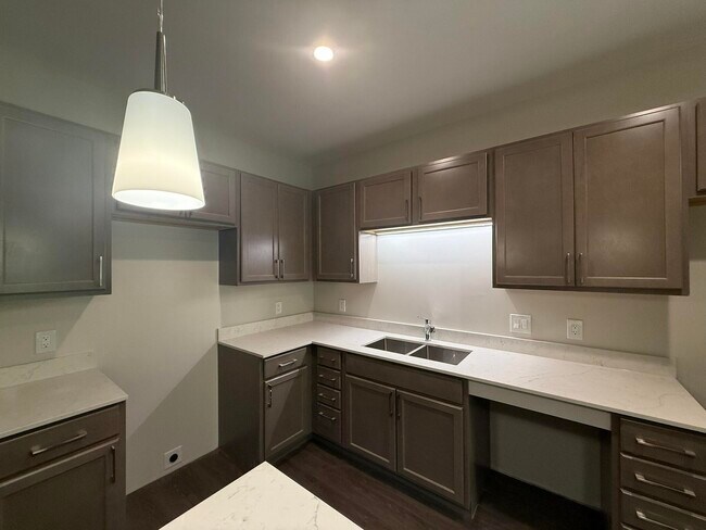 Building Photo - 2645 Burton Rd