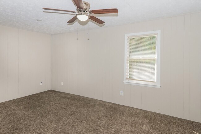 Building Photo - 1676 Hurley Cir
