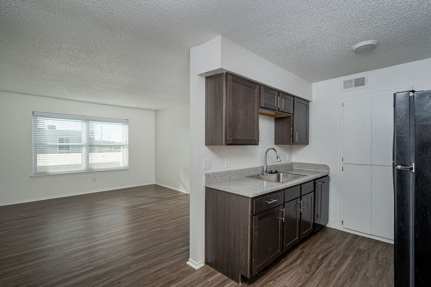 Kitchen & Living Room - Hillcrest Green