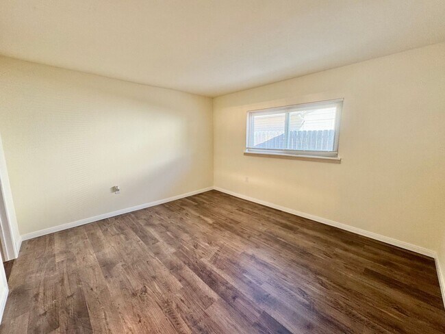 Building Photo - *COMING SOON* *MOVE IN SPECIAL* Beautiful 3-Bedroom/ 2 Bath REMODELED Home!