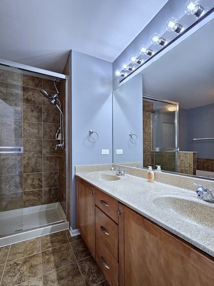 Building Photo - 464 Lancaster Dr