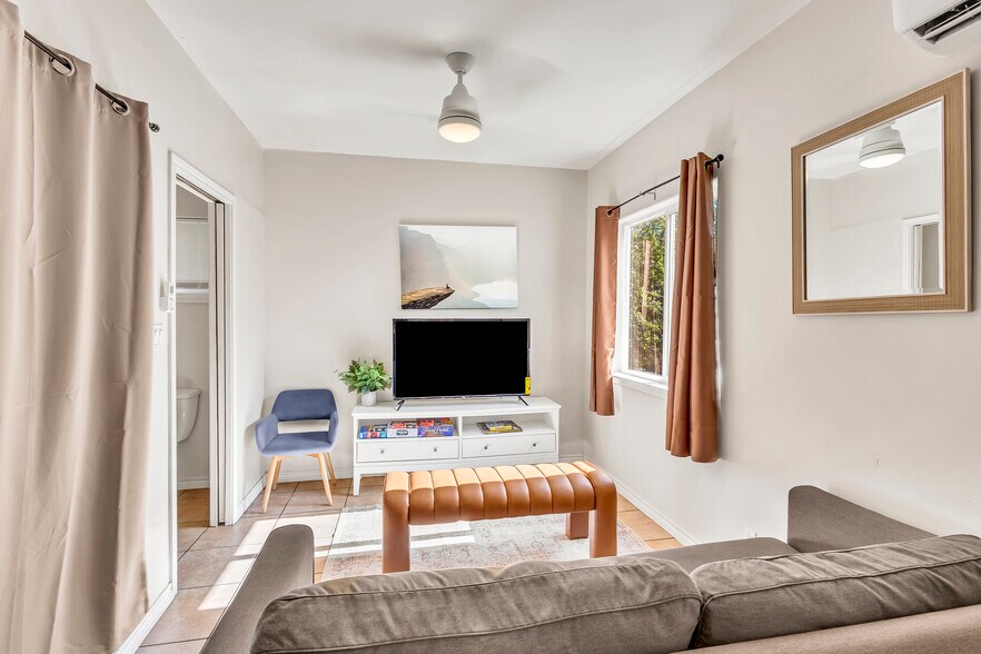 Building Photo - 4603 Lennox Dr