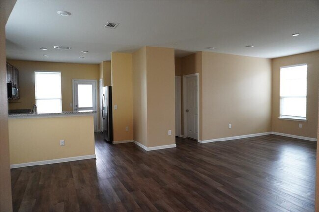 Building Photo - 14503 Overland Pass