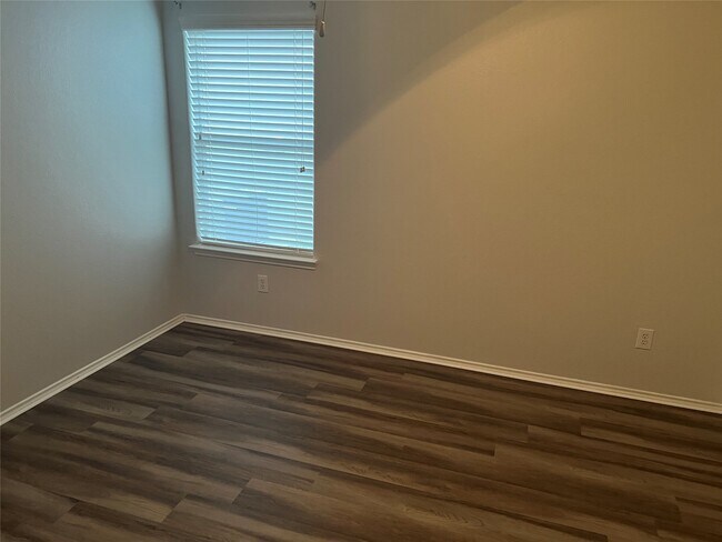 Building Photo - 1907 Cold River Dr