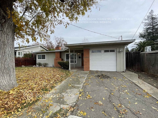 Building Photo - 2816 Glenside Dr