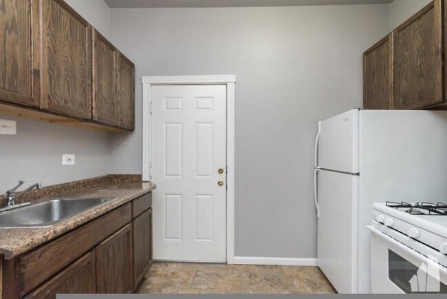Building Photo - 1 bedroom in Chicago IL 60641