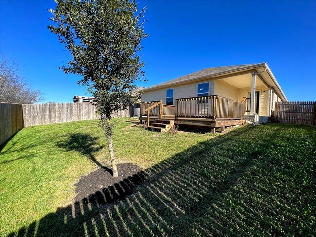 Building Photo - 11013 Ukaoma Wy