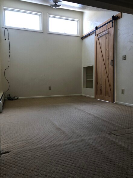 Upstairs Bedroom - 554 Cartier Ct