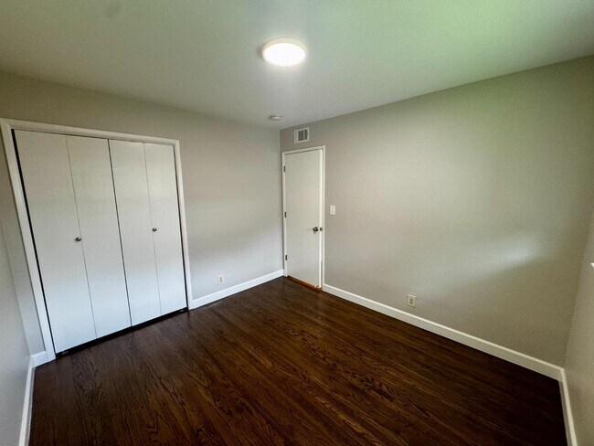 Building Photo - 1405 Antonio Ln