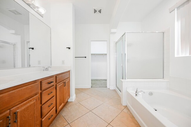 Building Photo - Welcome Home!  One Store Home