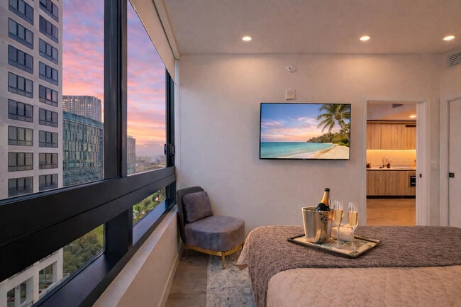 Building Photo - 225 N Miami Ave