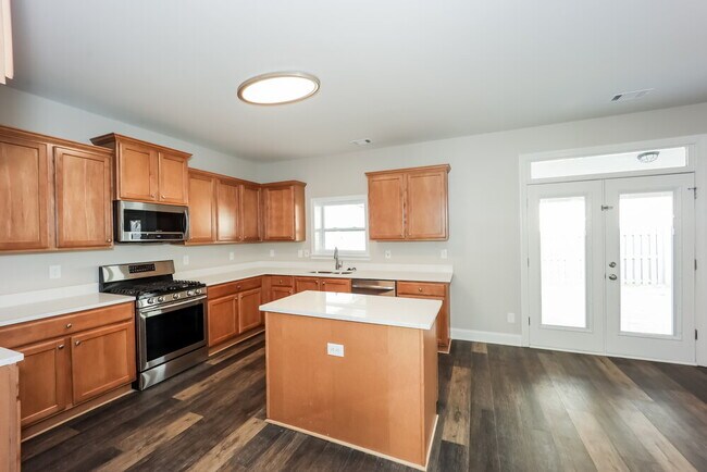 Building Photo - 10 Carlisle St