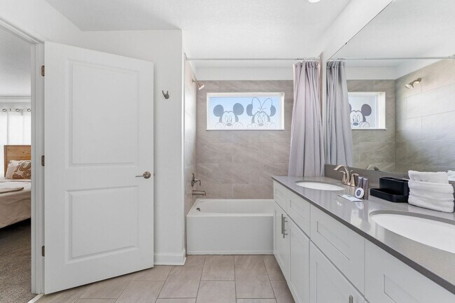 Building Photo - 4224 Paragraph Dr