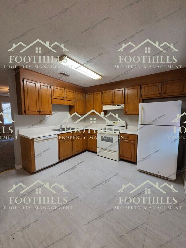 Building Photo - 119 Woodland Dr