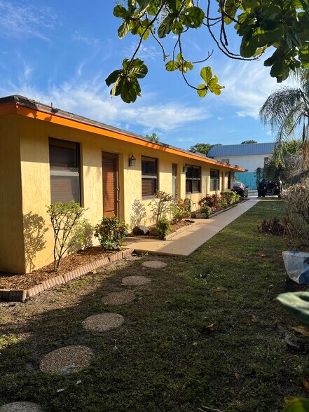 Primary Photo - 119 Lakeview Ave