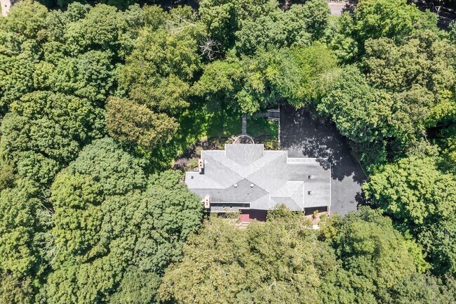 Building Photo - 501 Woodbine Rd