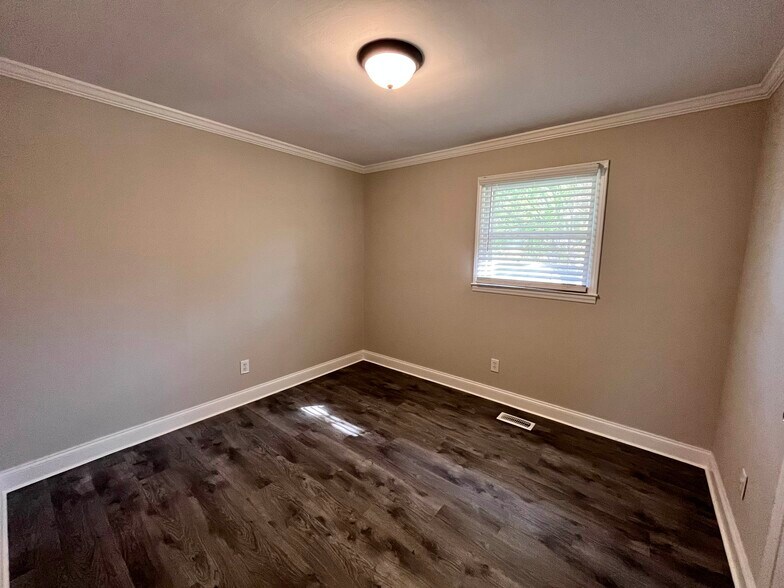 Building Photo - 3747 Branding Iron Dr