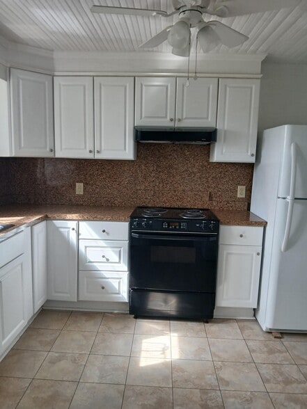 Building Photo - 1937 Trinity Church Rd