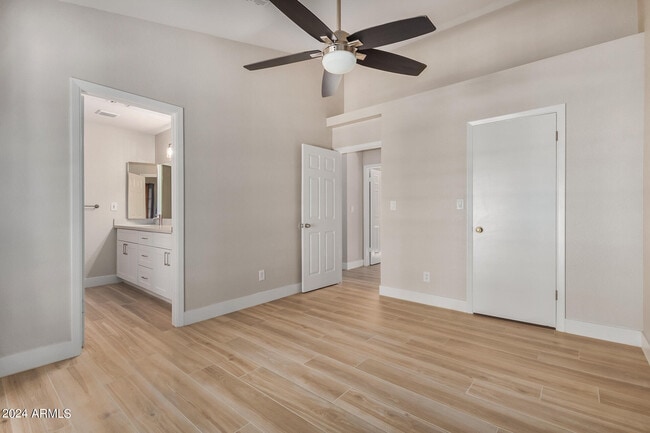 Building Photo - 3128 E Charleston Ave