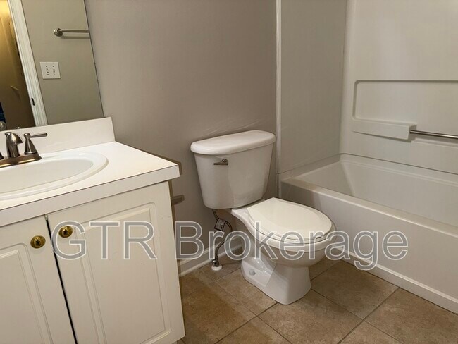 Building Photo - 179 Watercress Ct