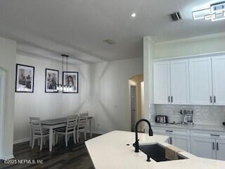 Building Photo - 3558 Old Village Dr