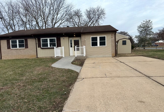 Building Photo - 43 Reubens Cir