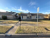 Building Photo - AVAILABLE NOW!!! Very Nice 3 Bedroom Dalla...