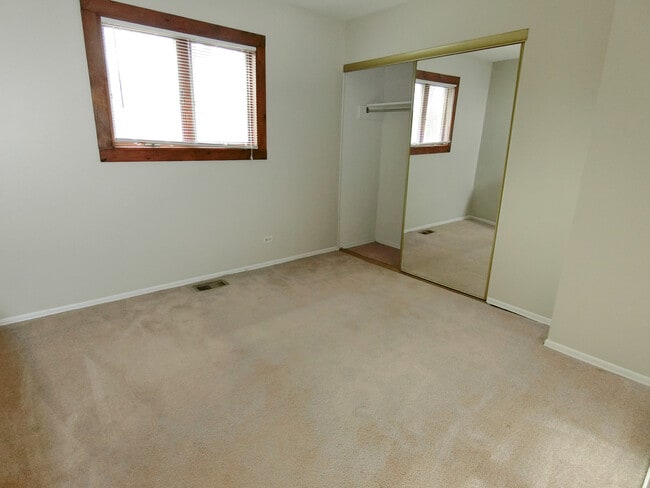 Building Photo - 517 Hingham Ln