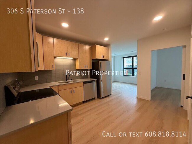 Primary Photo - 306 S Paterson St