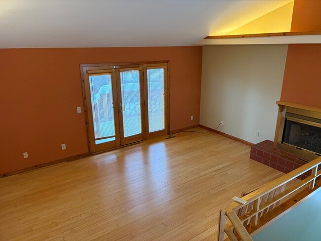 Building Photo - 6526 Bettys Ln