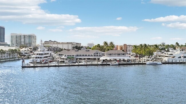 Building Photo - 1050 SE 15th St