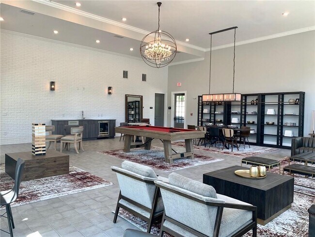 Building Photo - 6715 Encore Blvd