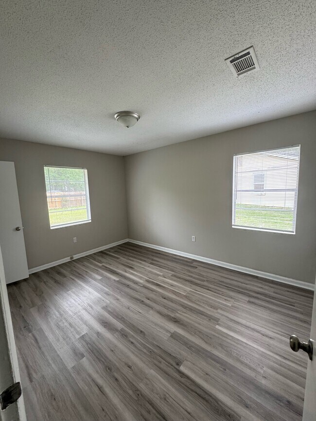 Building Photo - 146 Cherokee Cir