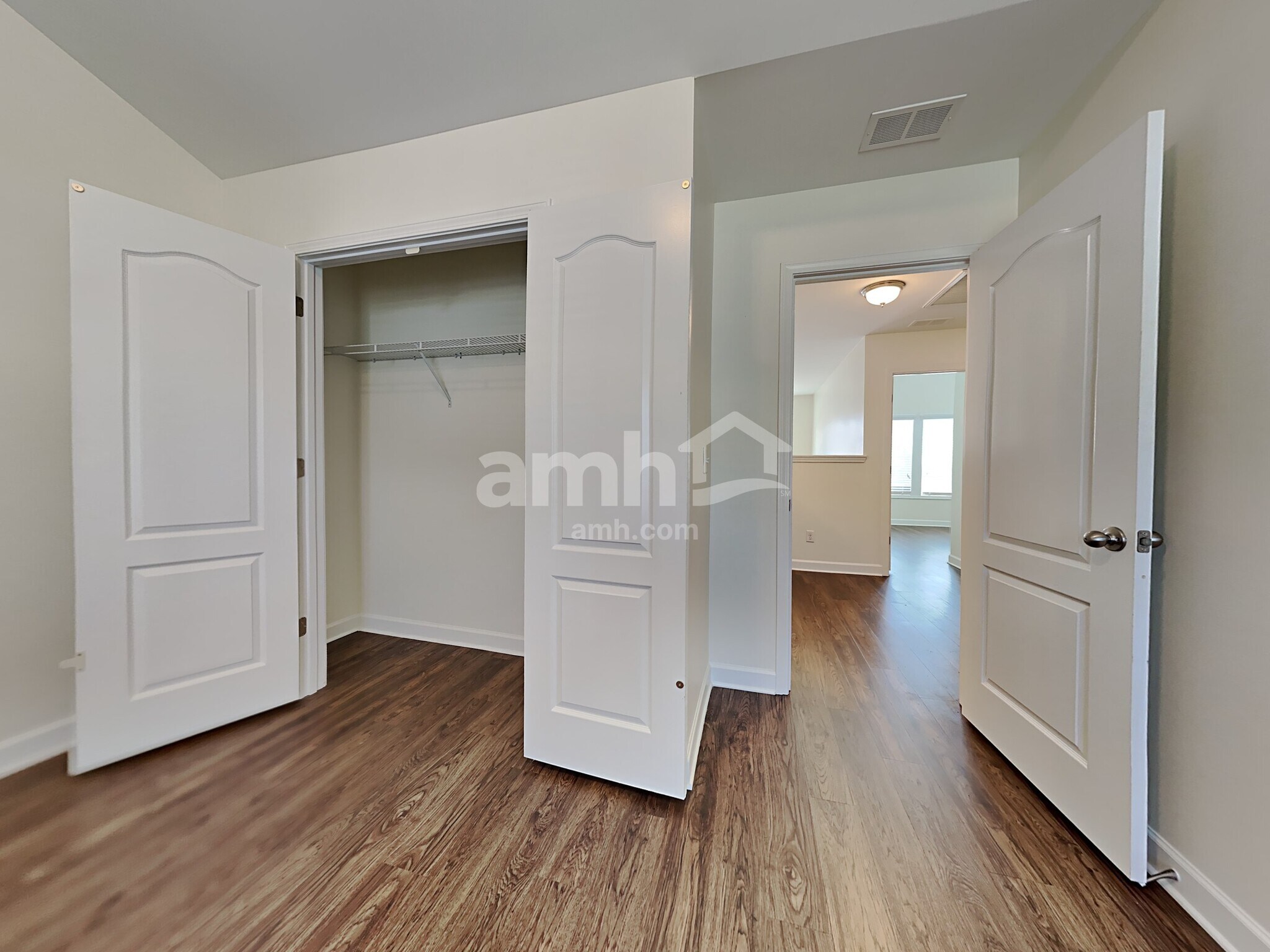 Building Photo - 532 Lateleaf Dr