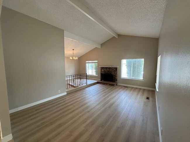 Building Photo - 3230 Wilma Dr