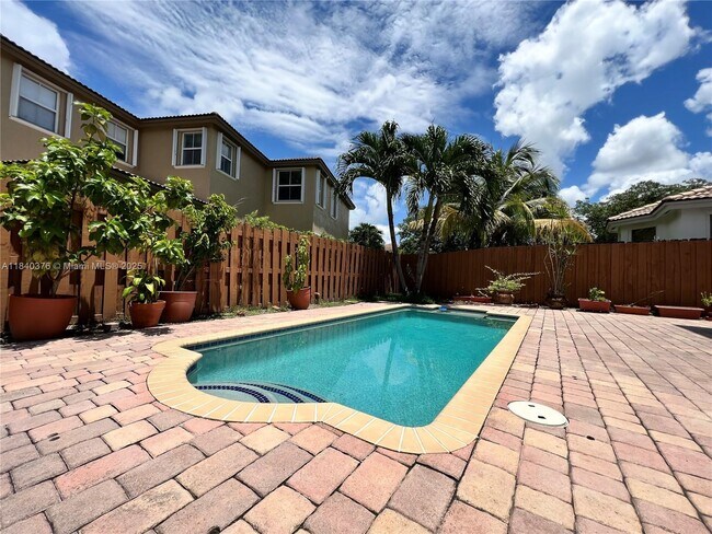 Building Photo - 8034 NW 111th Ct